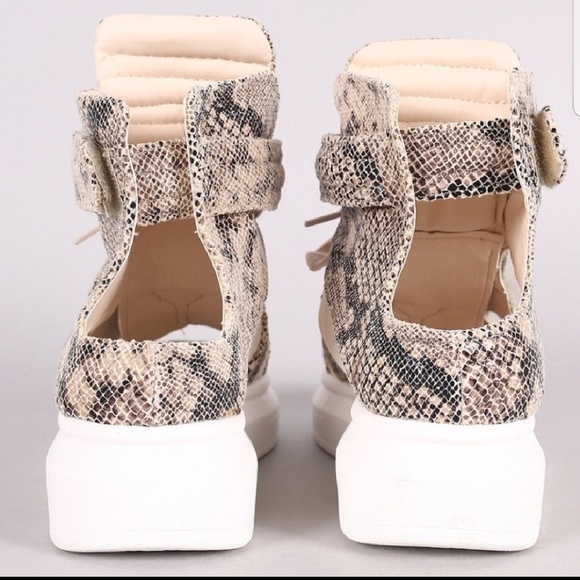 🤩SALE HP  Faux Leather  Python High Top Sandals - Picture 6 of 7